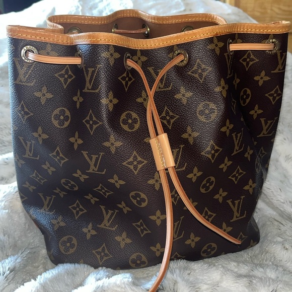 Limited time only PRICE DROP Authentic LV MM Noè comes with Dust bag and COA - Picture 1 of 15